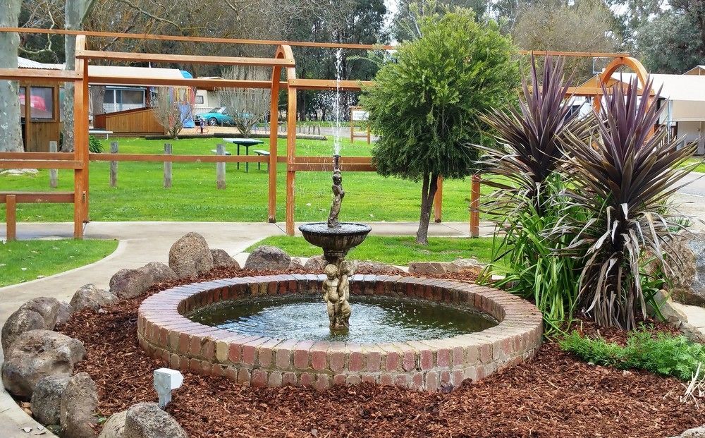 Yea Riverside Caravan Park Экстерьер фото