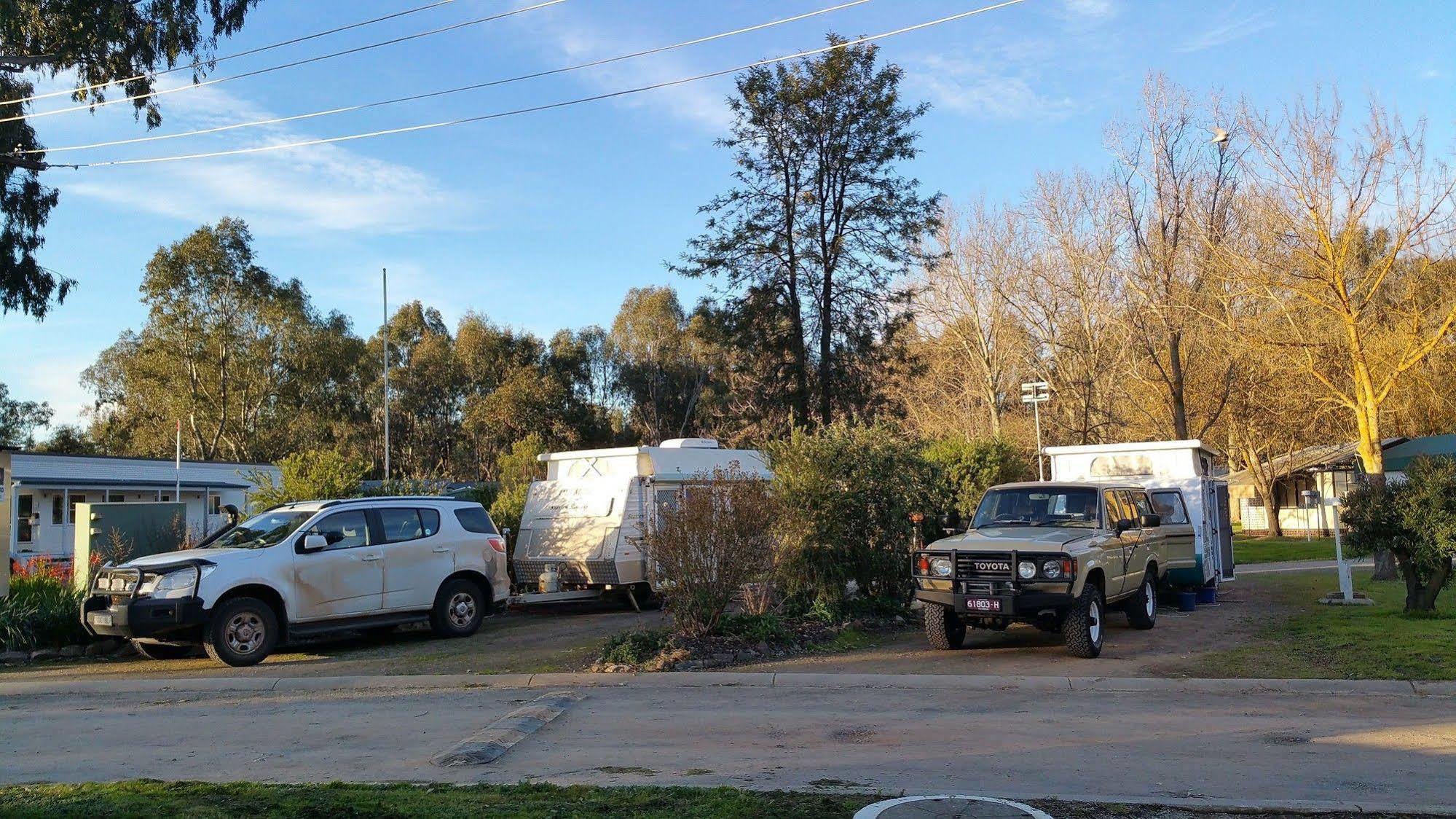 Yea Riverside Caravan Park Экстерьер фото