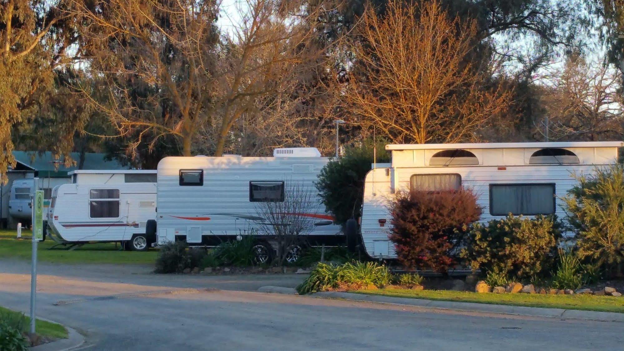 Yea Riverside Caravan Park Экстерьер фото