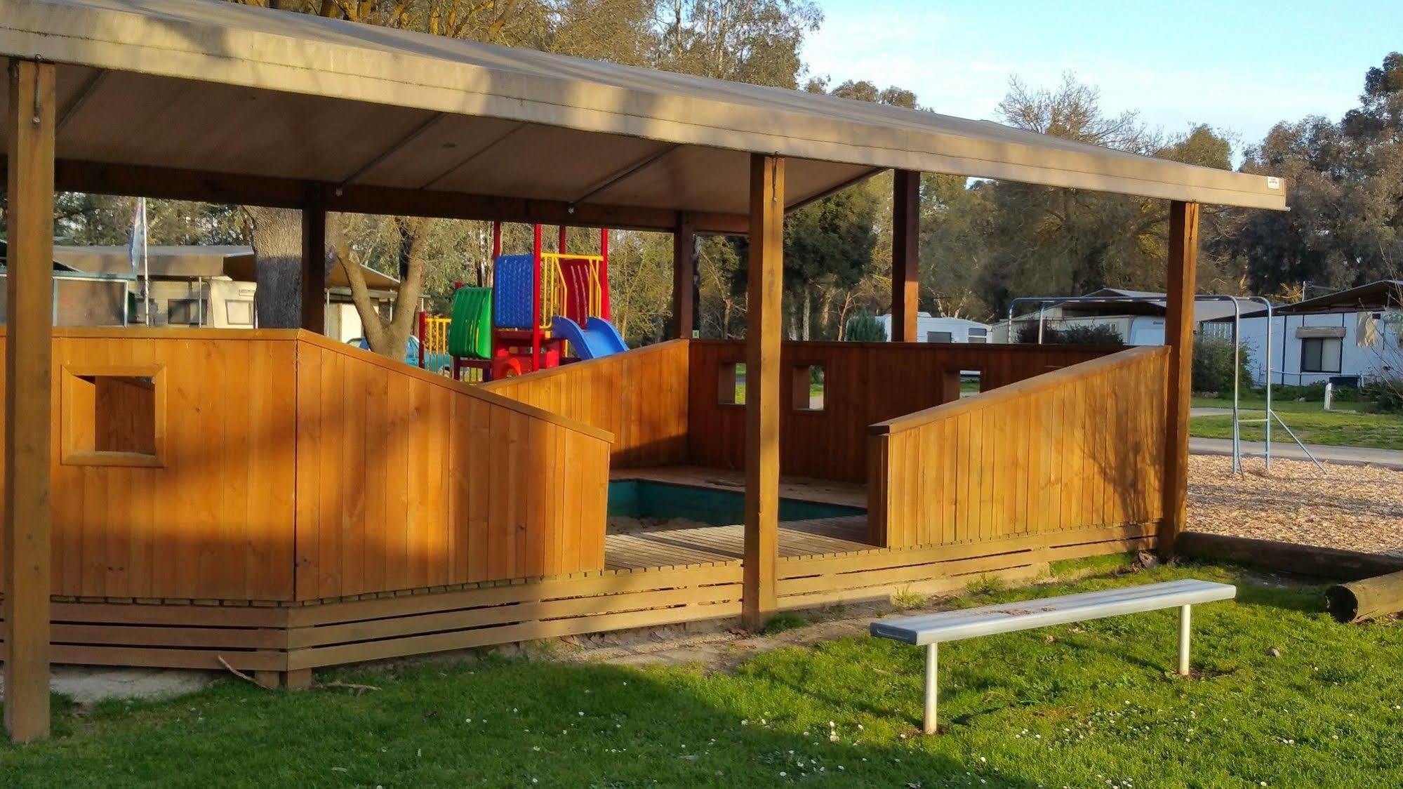 Yea Riverside Caravan Park Экстерьер фото