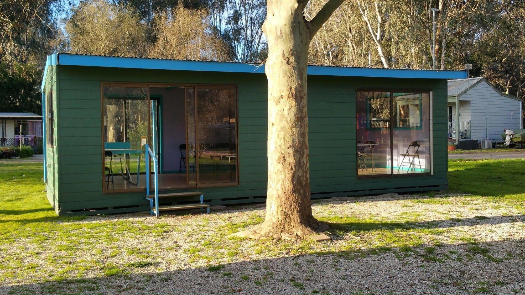Yea Riverside Caravan Park Экстерьер фото