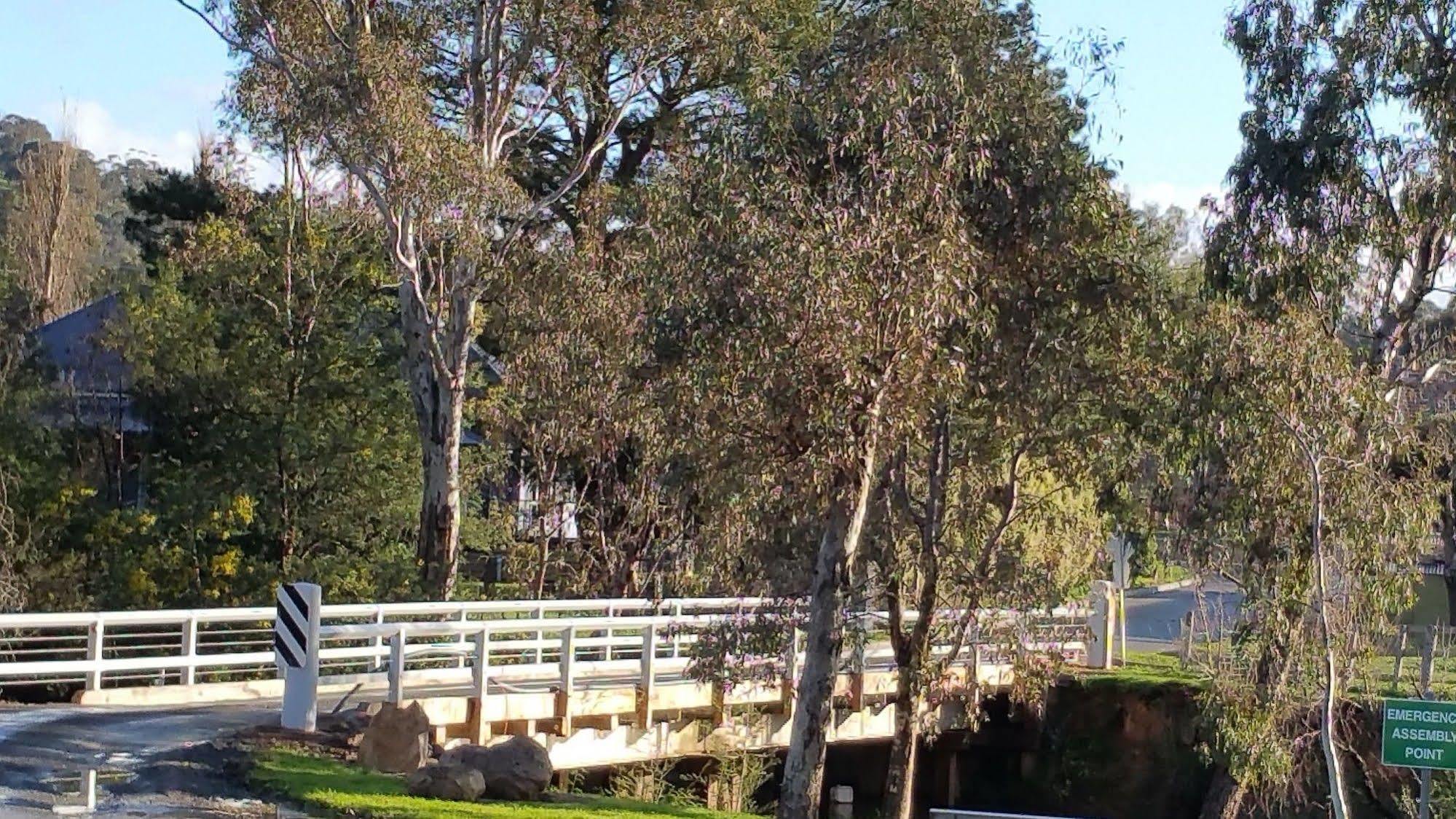 Yea Riverside Caravan Park Экстерьер фото