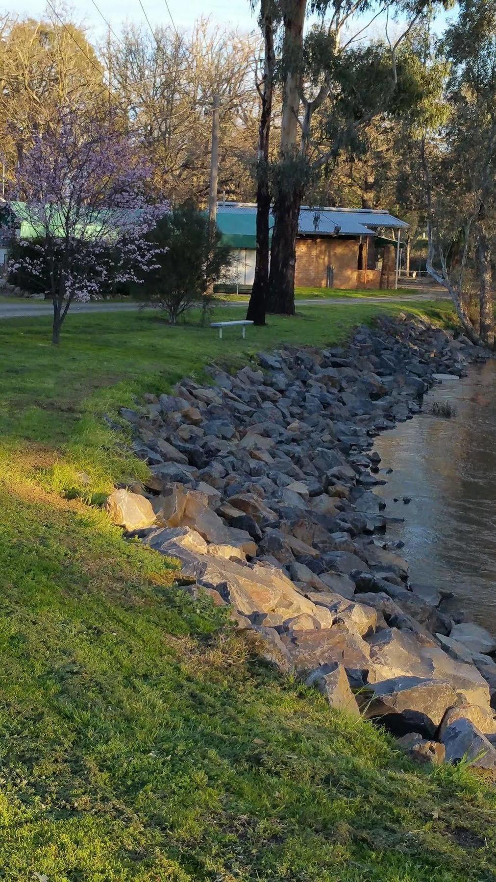 Yea Riverside Caravan Park Экстерьер фото
