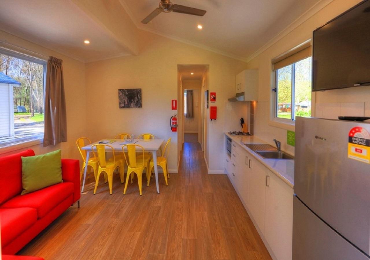 Yea Riverside Caravan Park Экстерьер фото
