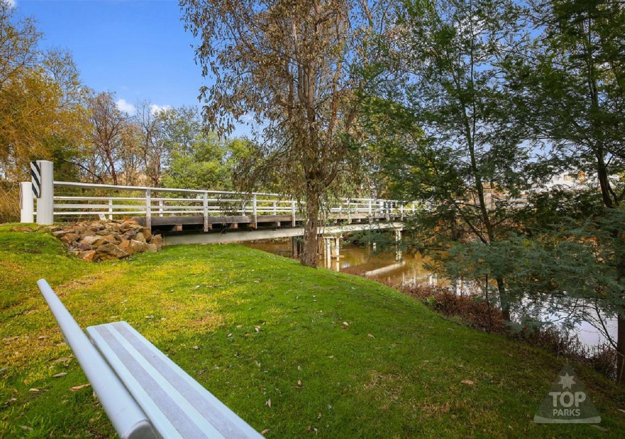 Yea Riverside Caravan Park Экстерьер фото